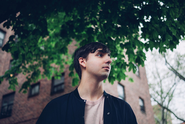 Co kombinuje Skylar Spence?