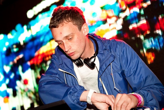 Lone ujawnia fragmenty swojego archiwum